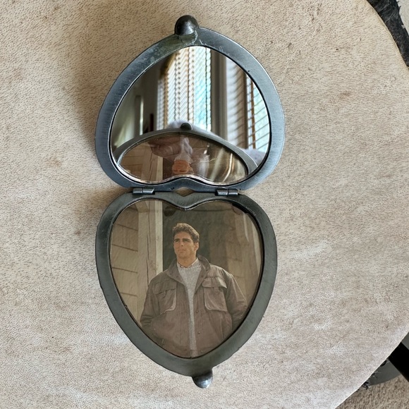 Vintage Ornate Heart Shaped Compact Mirror and Place For A Picture - Picture 2 of 4